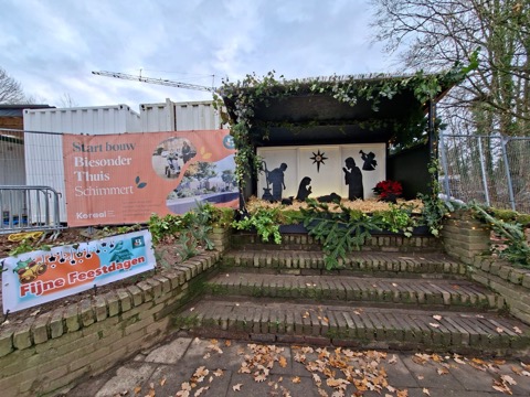 Kerststal op de bouwplaats